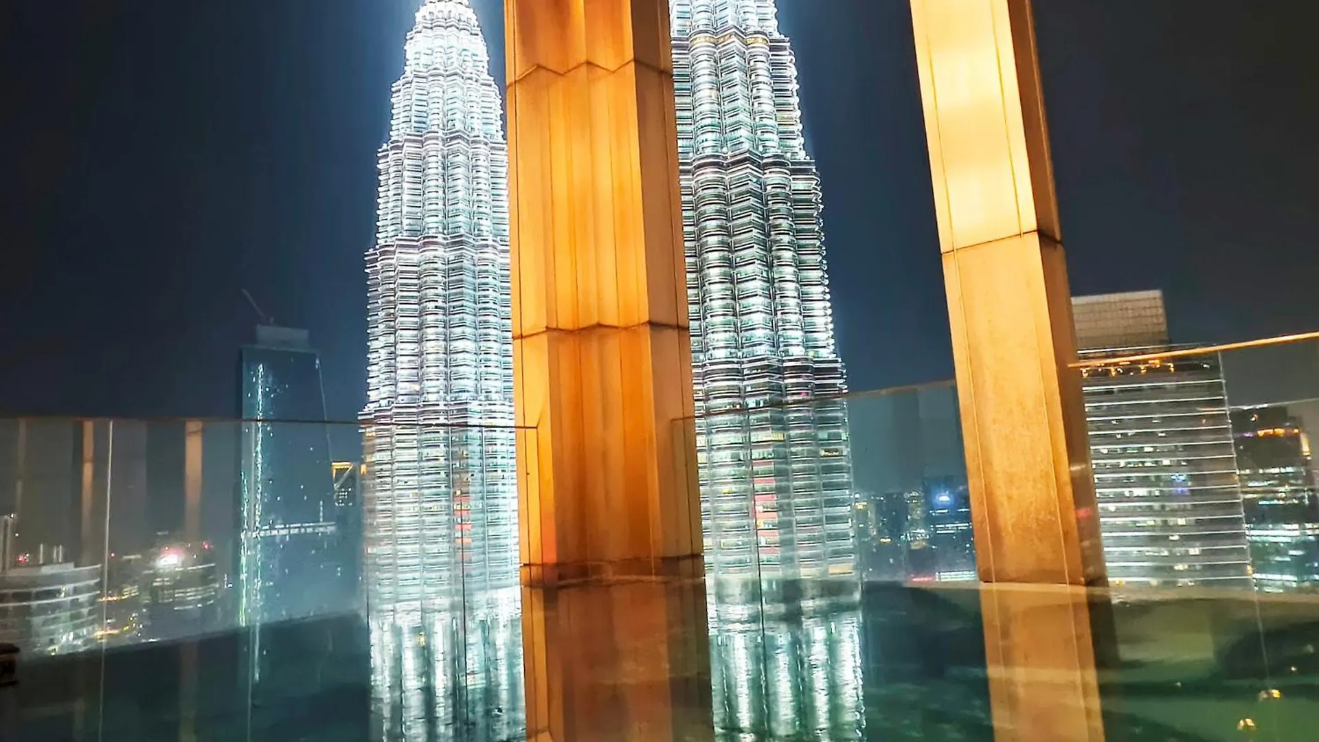 Tropicana The Residence Klcc By Rooftop Skypool Kuala Lumpur Lejlighed