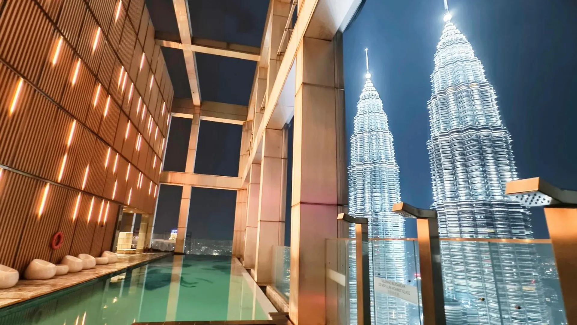 Tropicana The Residence Klcc By Rooftop Skypool Kuala Lumpur Malaysia
